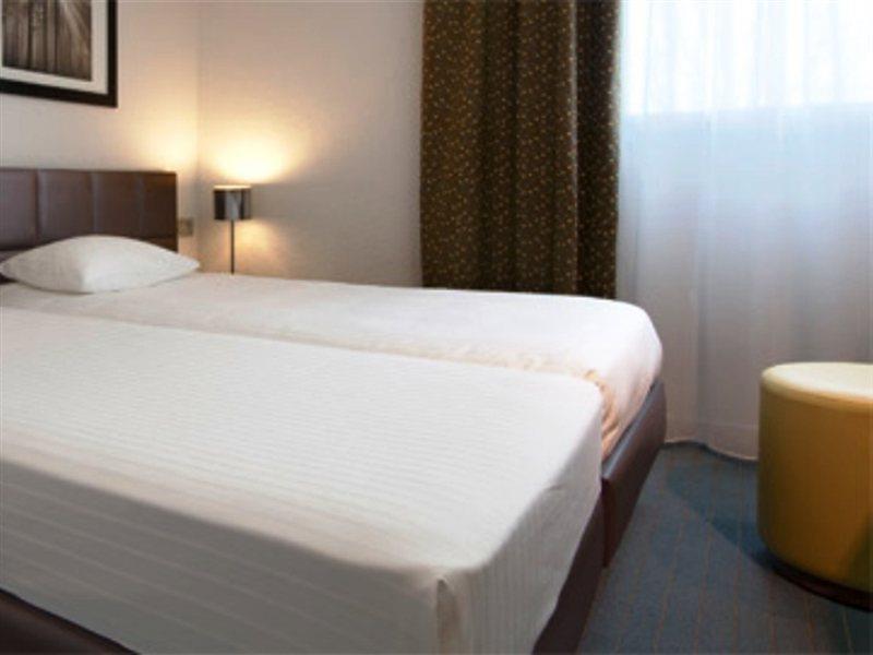 Kyriad Orly Aeroport - Mons Hotel 3*