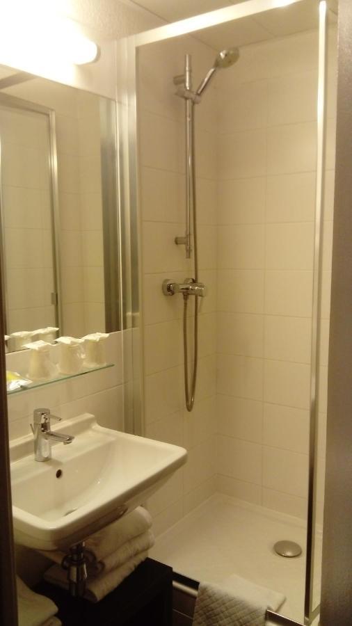 Kyriad Orly Aeroport - Mons Hotel 3*